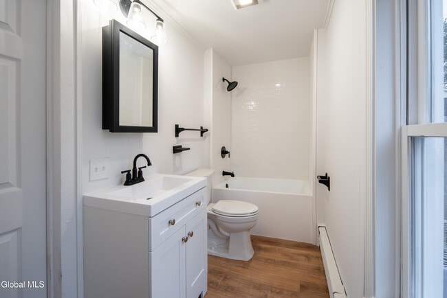 Building Photo - 37 Undine St