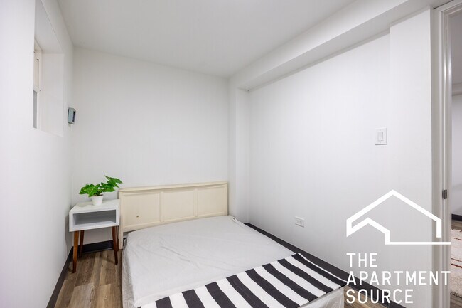 Building Photo - 1634 N Whipple St