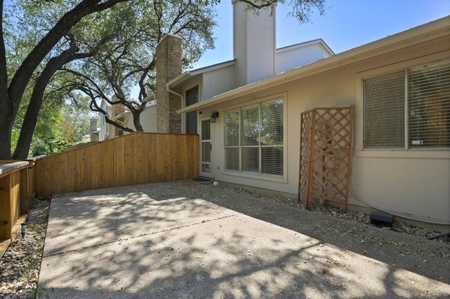 Building Photo - 3718 Steck Ave