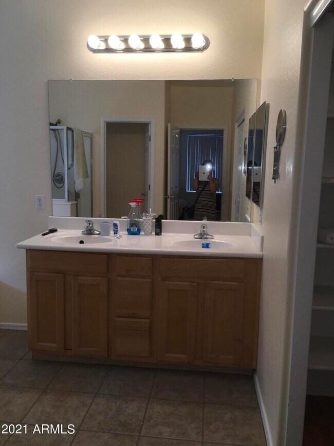 Building Photo - 2533 W Apollo Rd