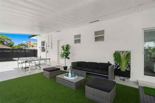 Building Photo - 4301 NW 4th St