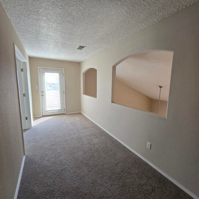 Building Photo - 6912 Vista Del Sol Dr NW