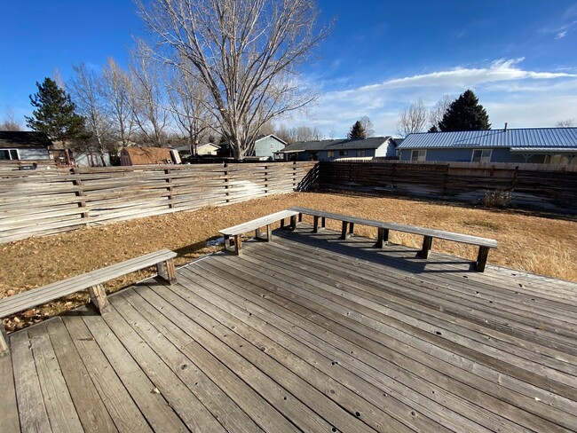 Building Photo - Cozy 3 Bedroom 1 Bath Home with Large Yard & 1 Car Attached Garage