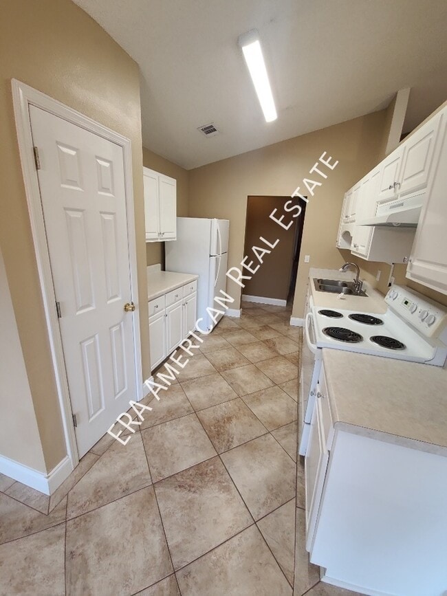 Building Photo - 1608 Ella Ruth Dr