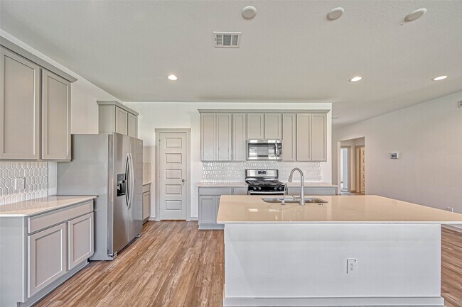 Building Photo - 815 Dahlia Petal Dr