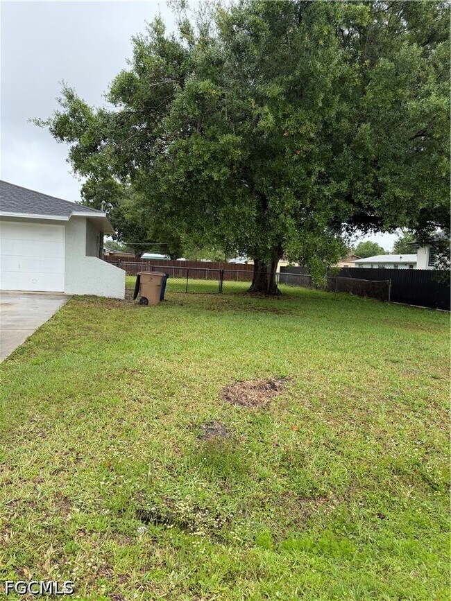 Building Photo - 2610 W Rd