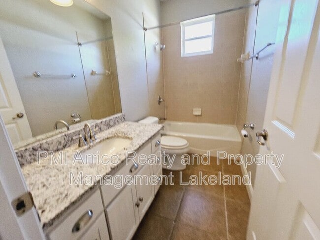 Building Photo - 1930 Saddlewood Ct