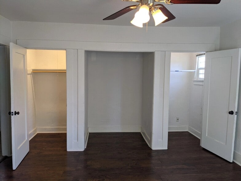 Building Photo - 1306 W Sunset Blvd