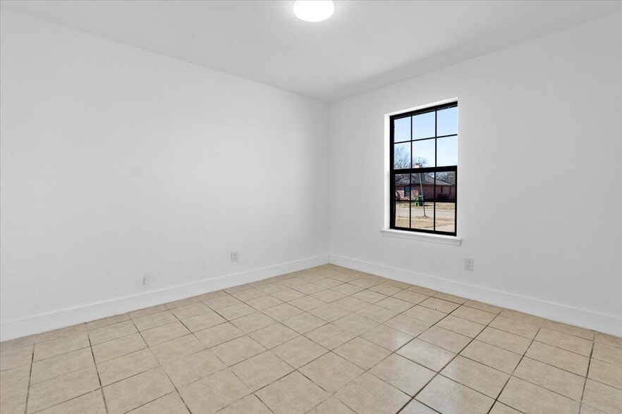 Building Photo - 2828 Cottonwood Ln