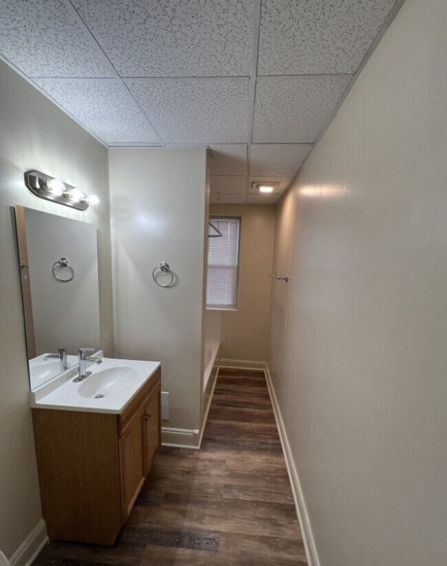 Building Photo - 831 Walnut St