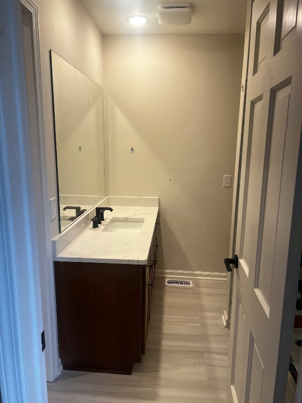 Building Photo - 1054 Wellington Rd