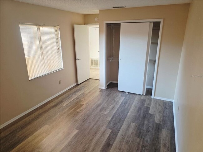 Building Photo - 7543 Sugar Bend Dr