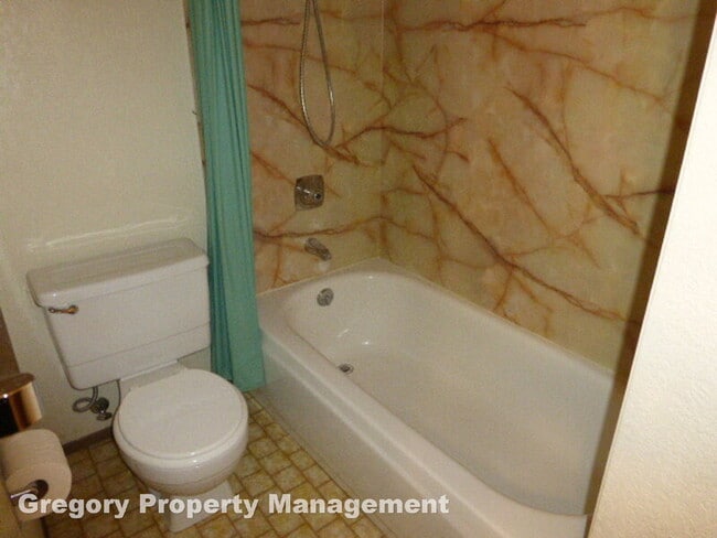 Building Photo - 12621 NE 130th Way