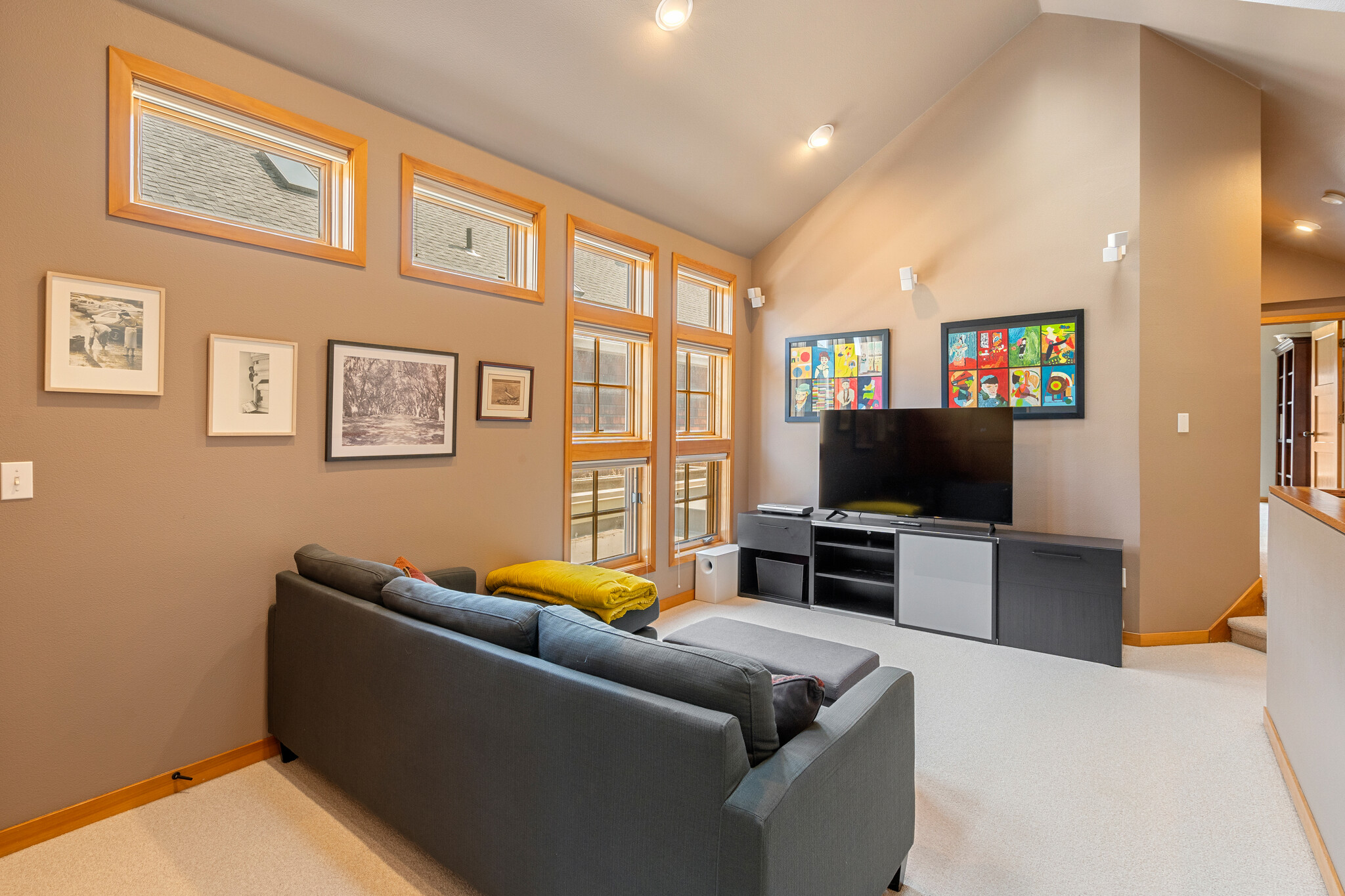 Building Photo - 2537 NW Upshur St