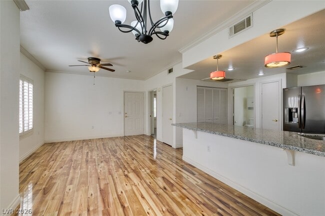 Building Photo - 3400 Cabana Dr