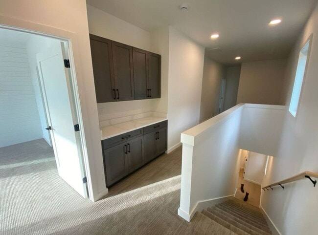 Building Photo - Single Family HOME with 3 Bedrooms 2 1/2 B...