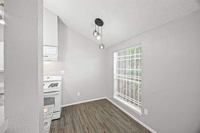 Building Photo - 10066 Sharpton Dr
