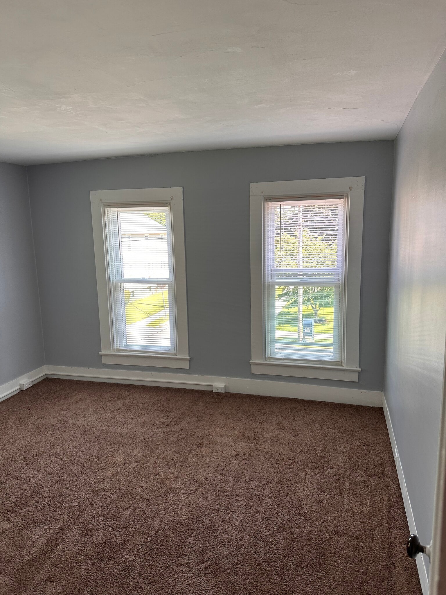 Building Photo - 136 Chapin St