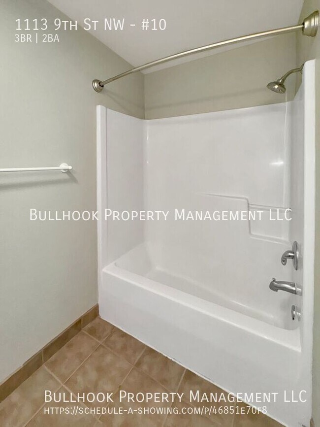 Building Photo - 1113 9th St NW