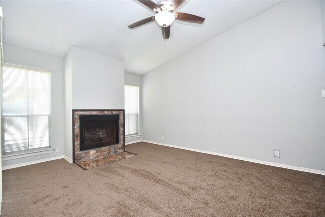 Building Photo - 700 Thicket Ln