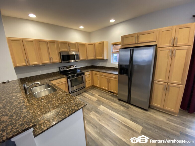 Building Photo - 2122 High St