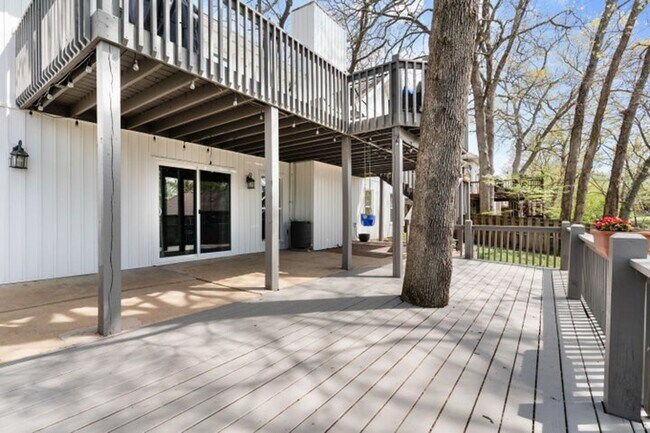 Building Photo - 840 E Gaslight Dr