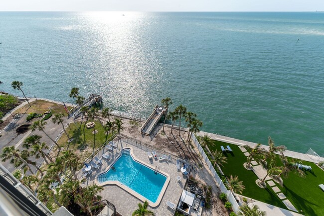 Building Photo - Siesta Key Luxury 2 Bed Condo with Gulf Views