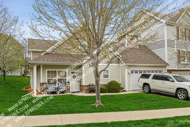 Primary Photo - WAUKEE SCHOOLS!! 3 Bedroom, 2.5 Bath Townh...