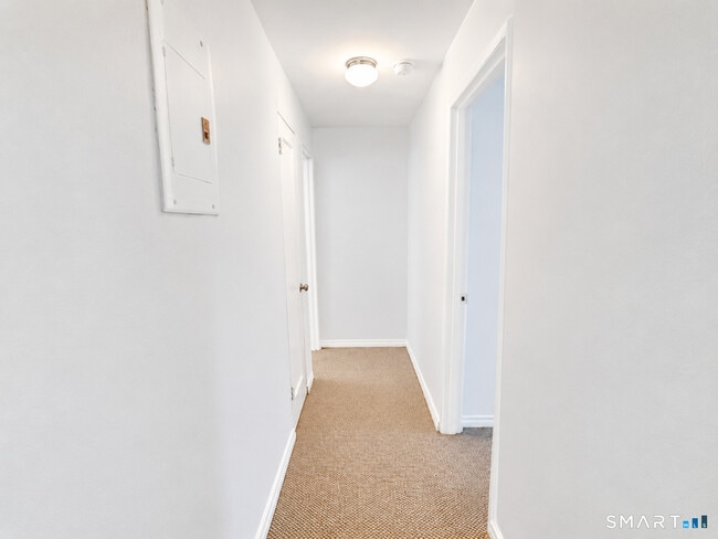 Building Photo - 29G Clarmore Dr