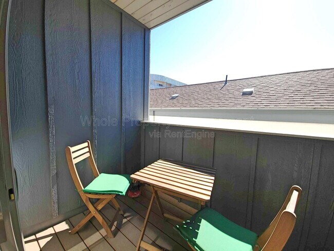 Building Photo - 3303 Navajo St