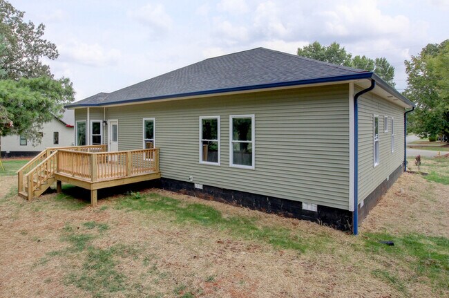 Building Photo - 114 Ted's Trail