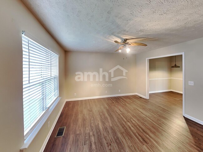 Building Photo - 7827 Rainey Dr