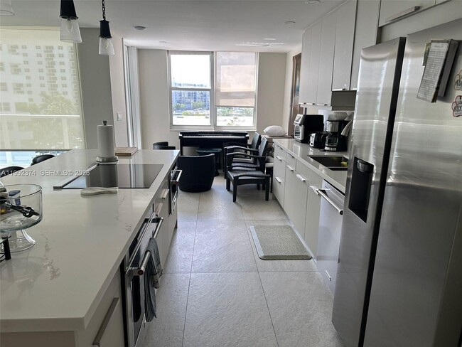 Building Photo - 2751 S Ocean Dr