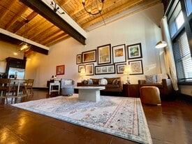 Building Photo - 719 S. Baker St.