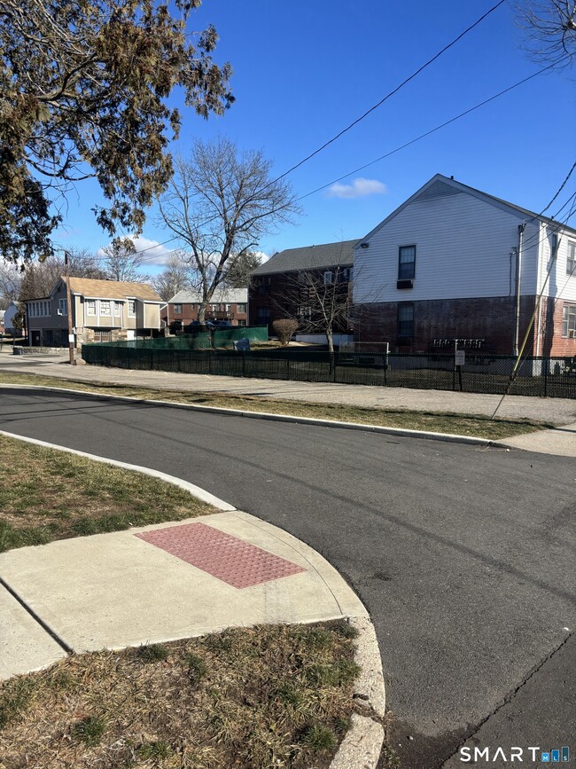 Building Photo - 163 Louisiana Ave