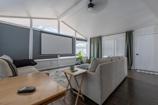 Building Photo - 4526 Lyceum Dr