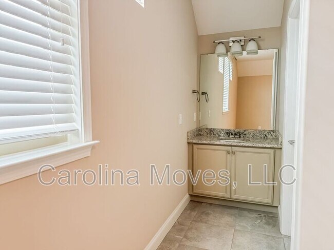 Building Photo - 3 Rocky Meadow Ct
