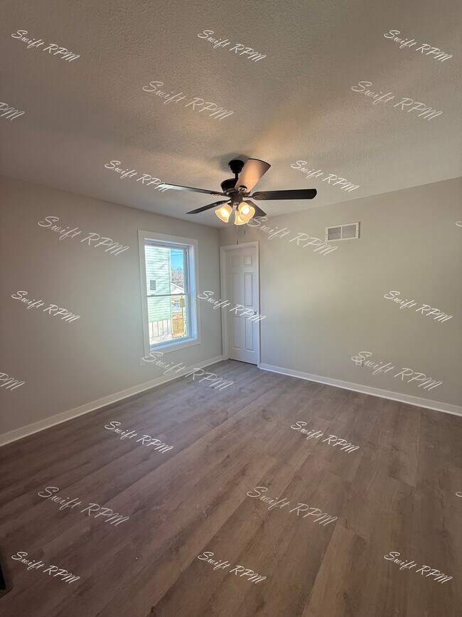 Building Photo - 1036 Oakland Ave