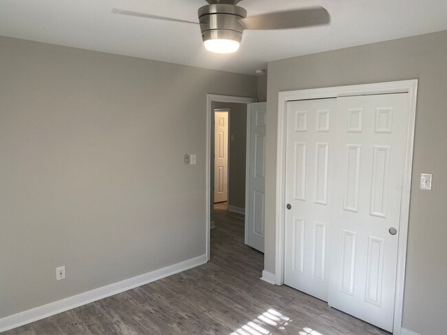 Building Photo - Settle in to this beautiful 3 bed 3 bath i...