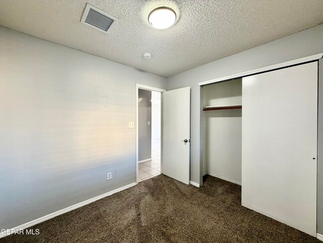 Building Photo - 1808 Loanda Ln