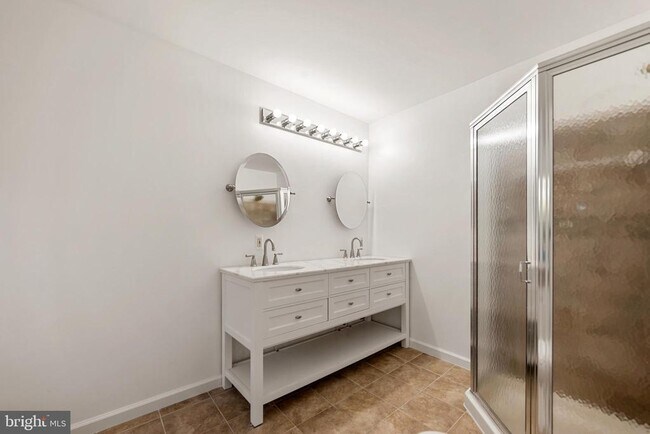 Building Photo - 6104 Old Brentford Ct