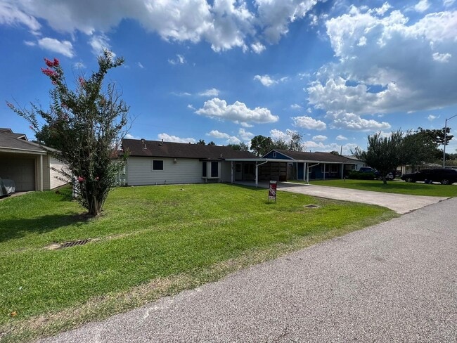Building Photo - 2522 Kingsdale Dr