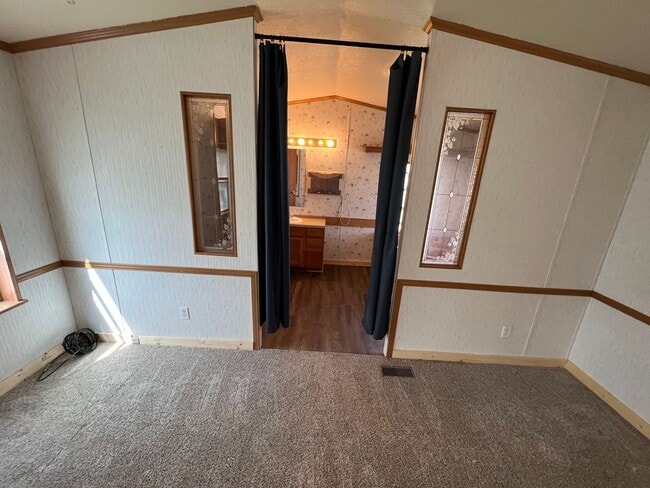Building Photo - 2 Bedroom 2 Bath Updated Mobile Home in Cliffview Mobile Home Park. Very well kept-up area.