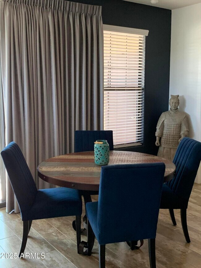 Building Photo - 7291 N Scottsdale Rd