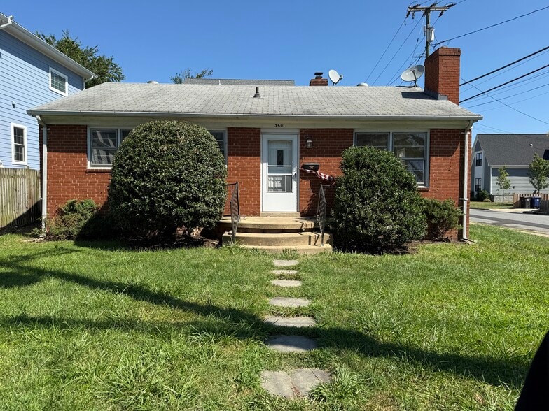 Primary Photo - 3601 17th St N
