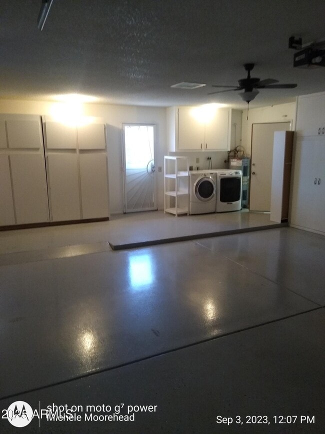 Building Photo - 10631 W Edgewood Dr