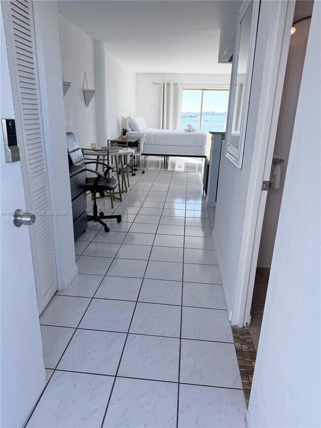 Building Photo - 7904 West Dr