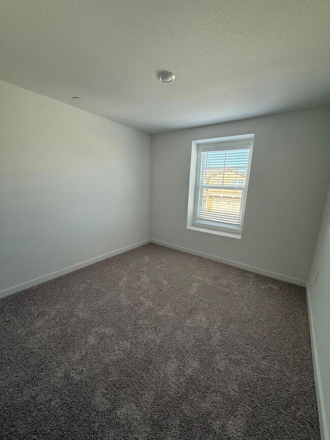 Building Photo - 171 Dock Cir