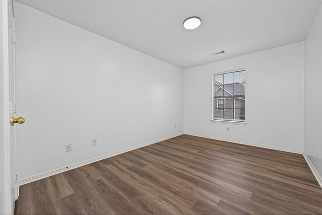 Building Photo - 10039 Morocco Rd