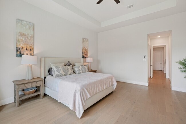 Building Photo - 10561 Lake Palmetto Dr